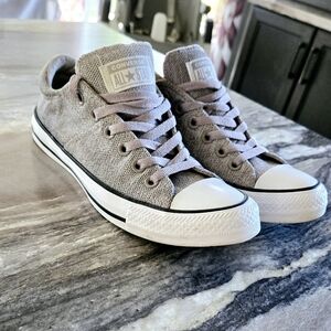 Converse shoes 7.5